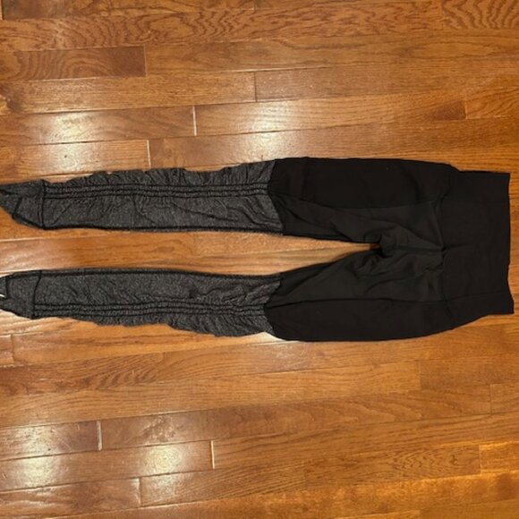 Lululemon leggings with stirrups - Picture 1 of 2